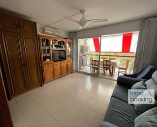 Sala d'estar de Apartament de lloguer en Salou amb Aire condicionat, Terrassa i Piscina