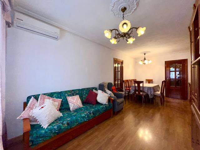 Piso en Venta en Calle de Alzola en Orcasitas