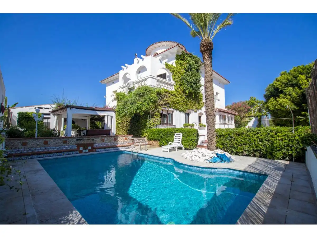 Detached house with pool for sale in Maó ciutat