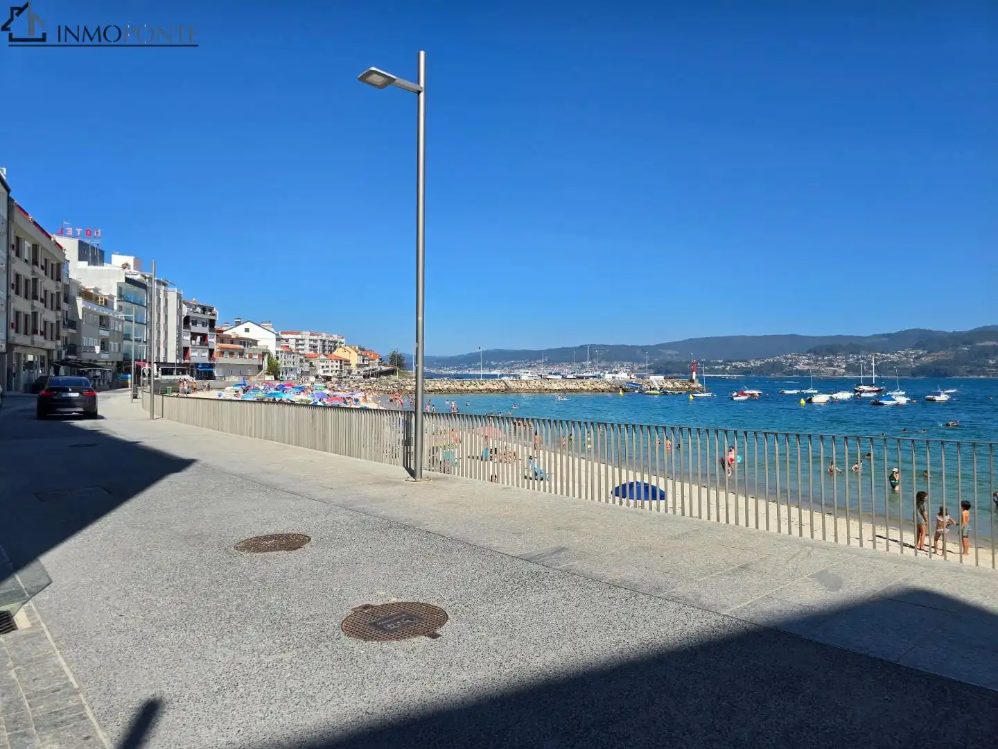 Vista exterior de Casa o xalet en venda en Poio amb Jardí privat