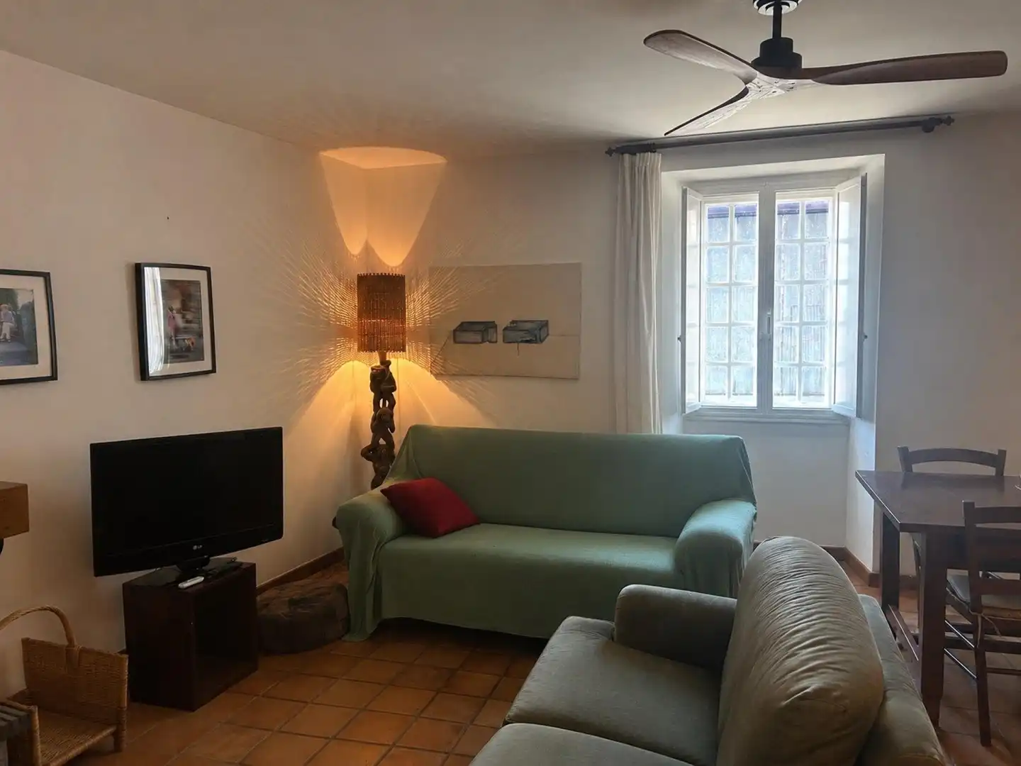 Living room of Country homes for sale in Vilanova de Arousa  with Air Conditioner and Heating