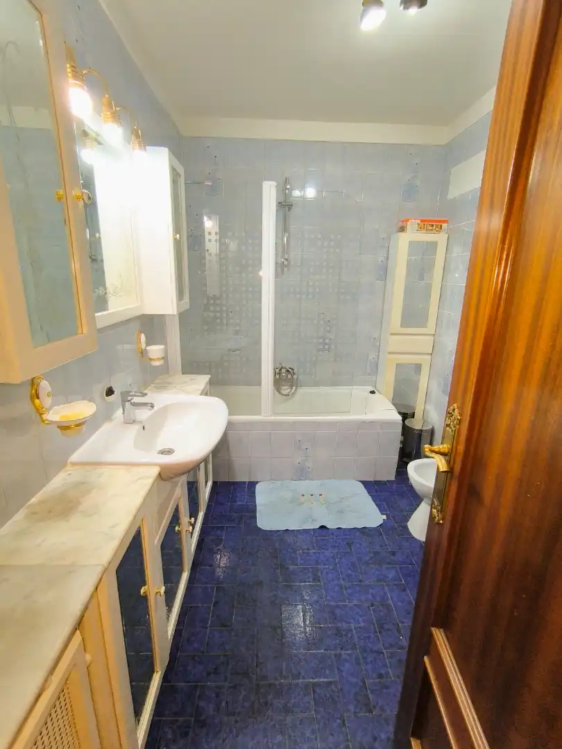 Baño de Piso de alquiler en Palencia con Calefacción, Parquet y Terraza
