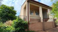 Vista exterior de Casa o xalet en venda en Hontoba amb Calefacció, Jardí privat i Piscina comunitària