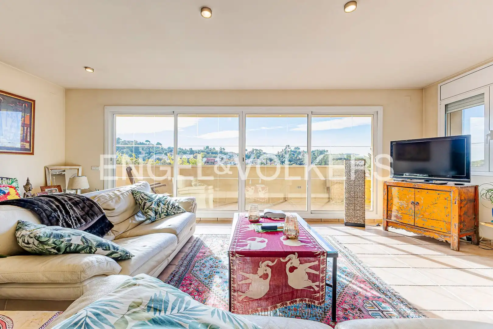 Living room of Houses for sale in Sant Cugat del Vallès  with Heating, Private garden and Storage room