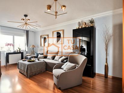 Living room of Single-family semi-detached for sale in Cáceres Capital  with Air Conditioner, Heating and Private garden