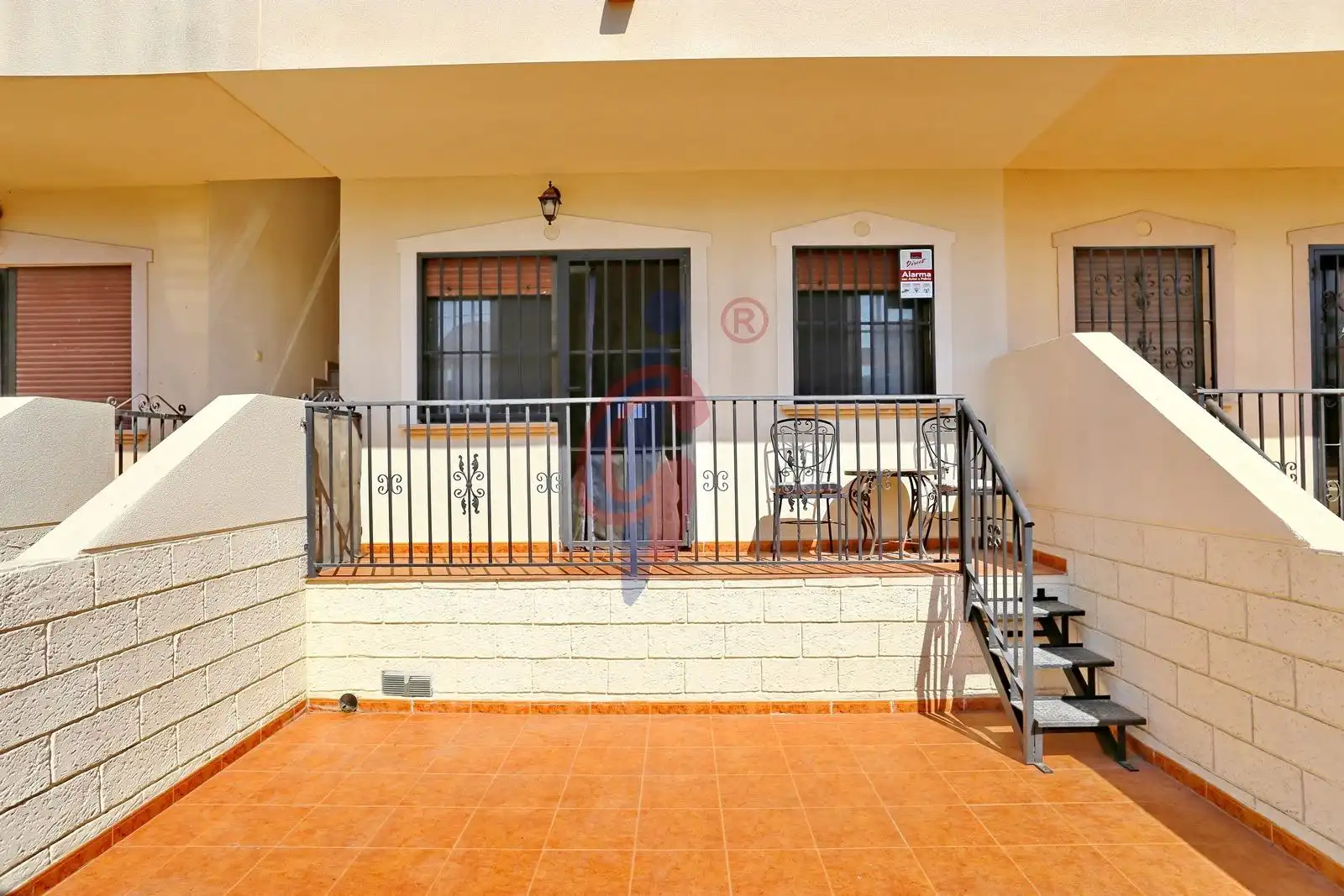 Terraza de Planta baja en venta en Daya Nueva con Jardín privado, Terraza y Amueblado