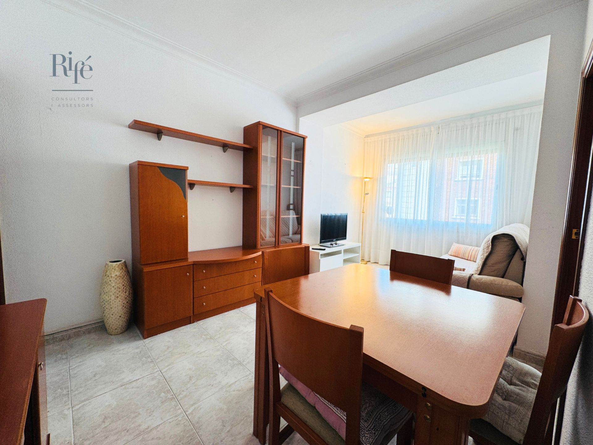 Living room of Flat for sale in  Barcelona Capital  with Air Conditioner, Furnished and Oven