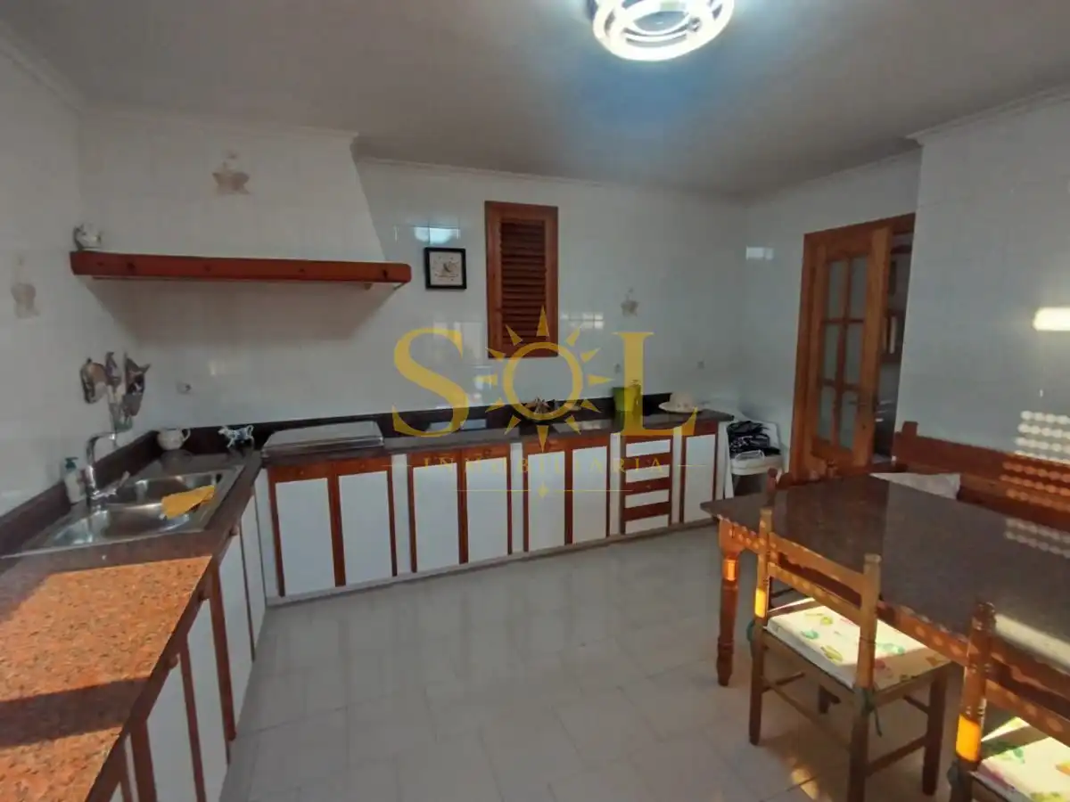 Cocina de Casa o chalet en venta en Carrocera con Calefacción, Jardín privado y Terraza