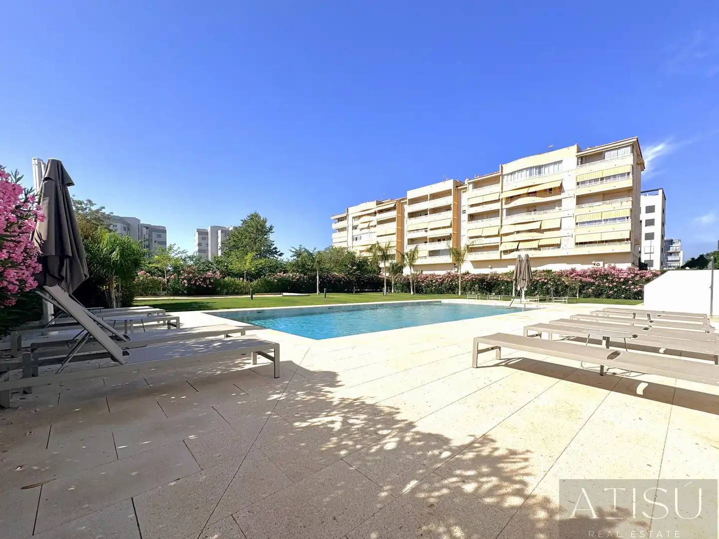 Piscina de Pis en venda en Alicante / Alacant amb Aire condicionat, Calefacció i Terrassa