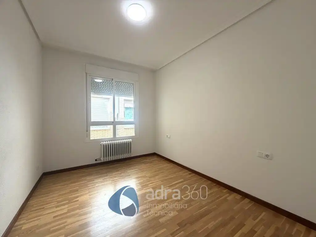 Schlafzimmer von Wohnung zur Miete in  Logroño mit Heizung