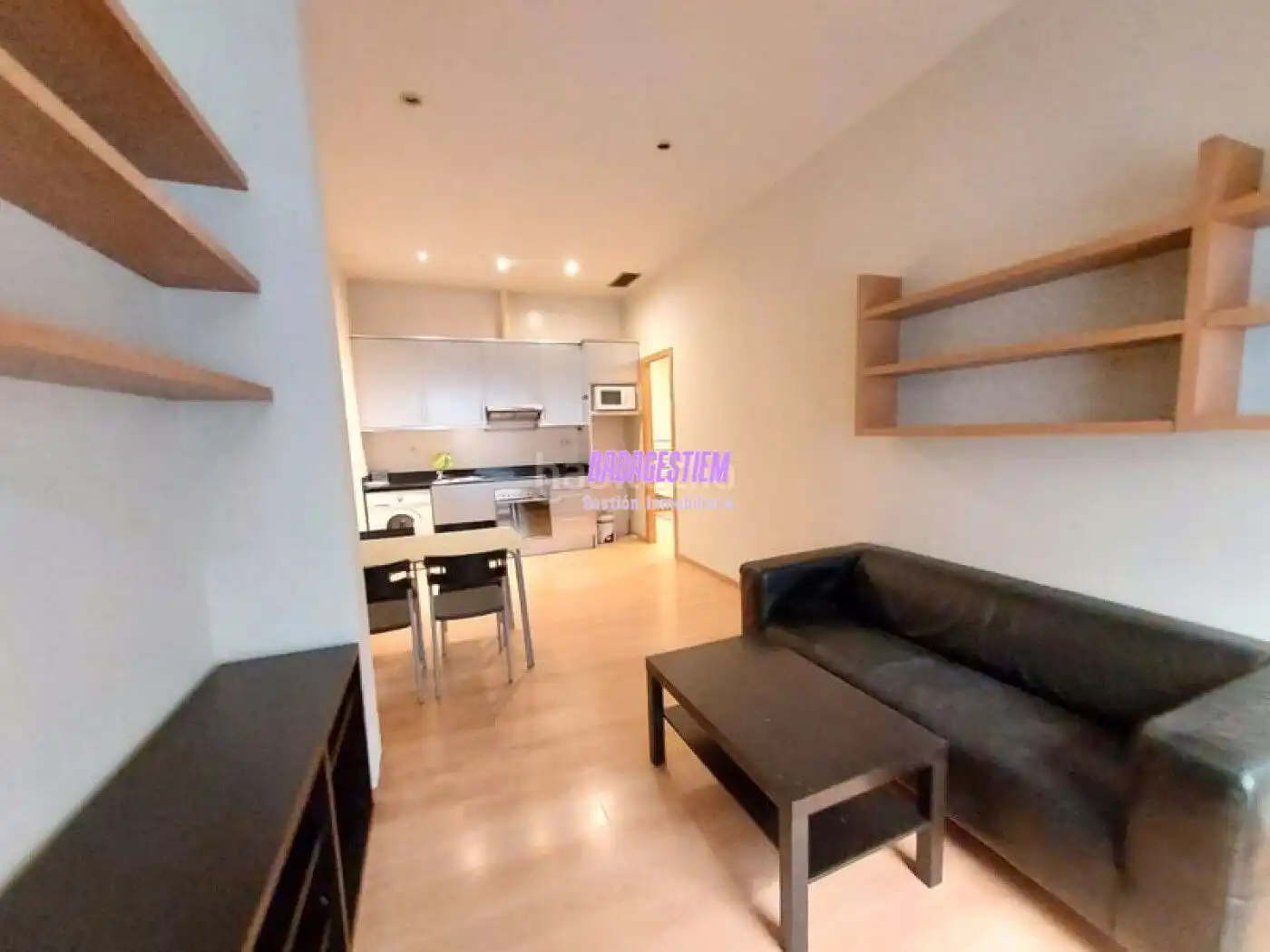 Sala de estar de Estudio de alquiler en Badalona con Parquet y Amueblado