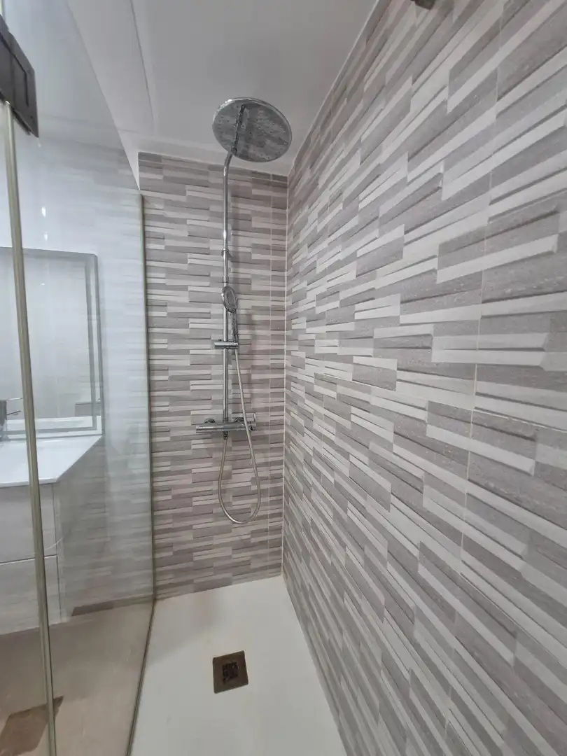 Bathroom of Flat for sale in Aldaia  with Air Conditioner, Private garden and Storage room