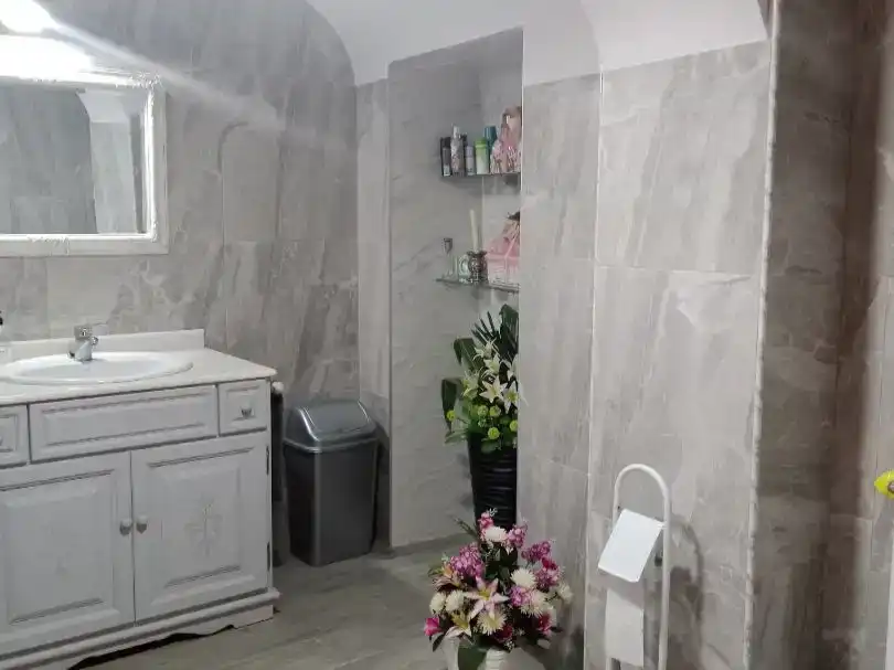 Badezimmer von Country house zur Miete in Algueña mit Möbliert