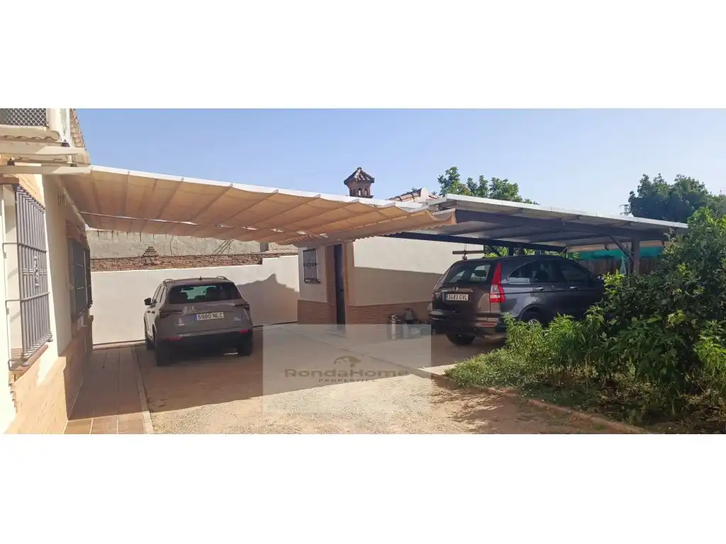 Aparcament de Finca rústica en venda en Arcos de la Frontera amb Aire condicionat, Piscina i Moblat