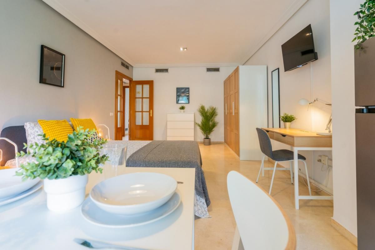 Bedroom of Apartment to share in  Valencia Capital  with Furnished, Microwave and Balcony