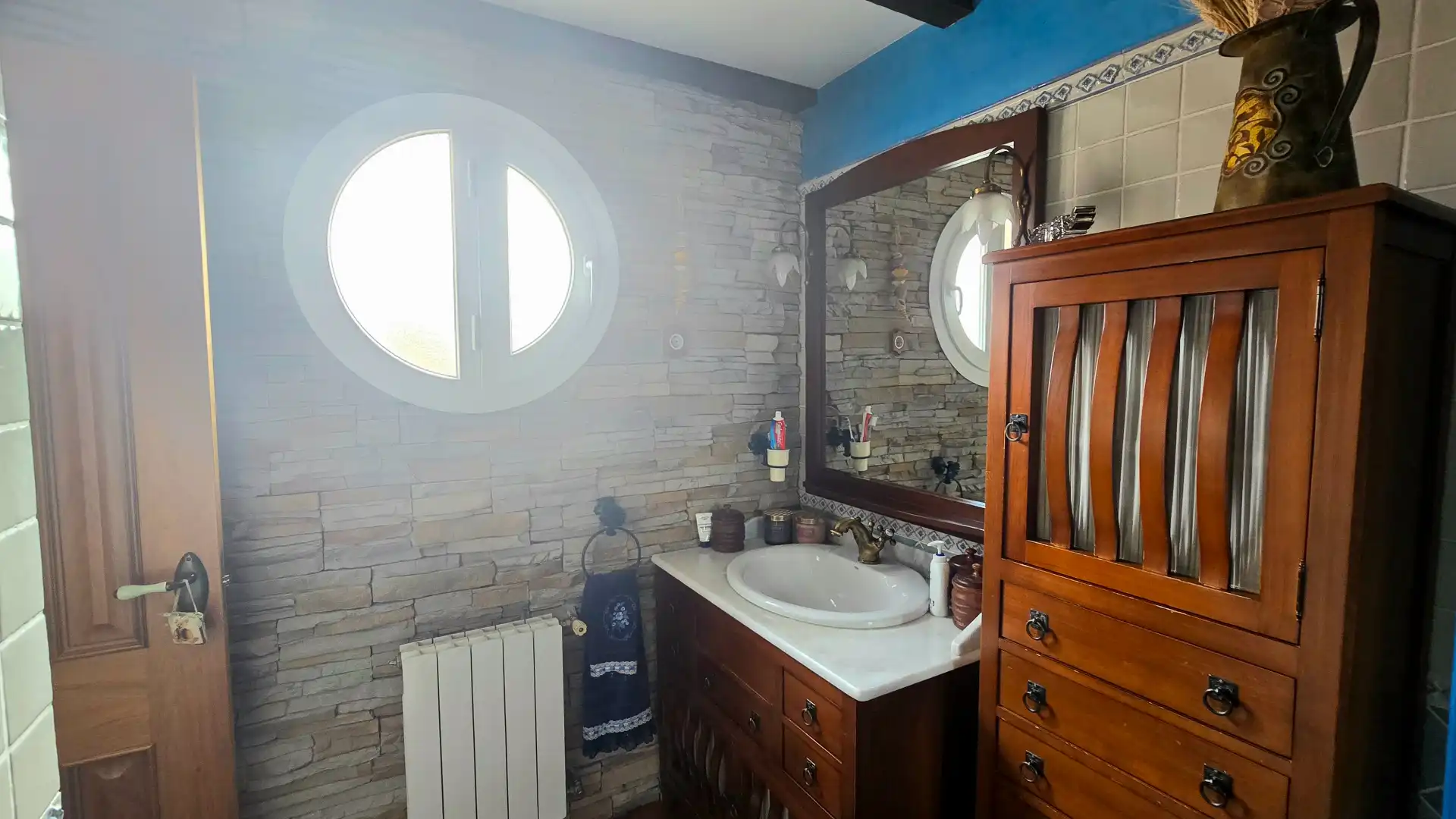 Baño de Casa adosada en venta en Alcalá de Henares con Aire acondicionado, Calefacción y Jardín privado