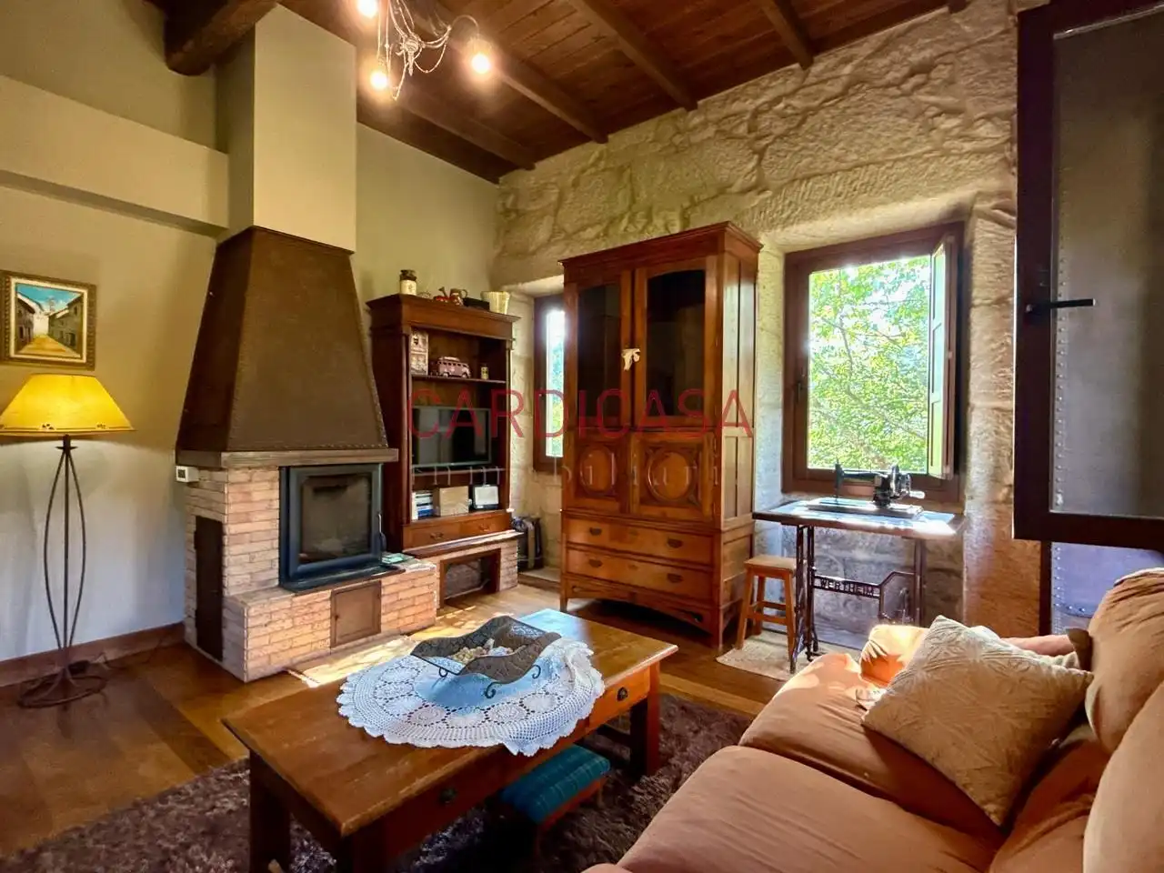 Sala d'estar de Casa o xalet en venda en Mondariz amb Calefacció, Jardí privat i Terrassa