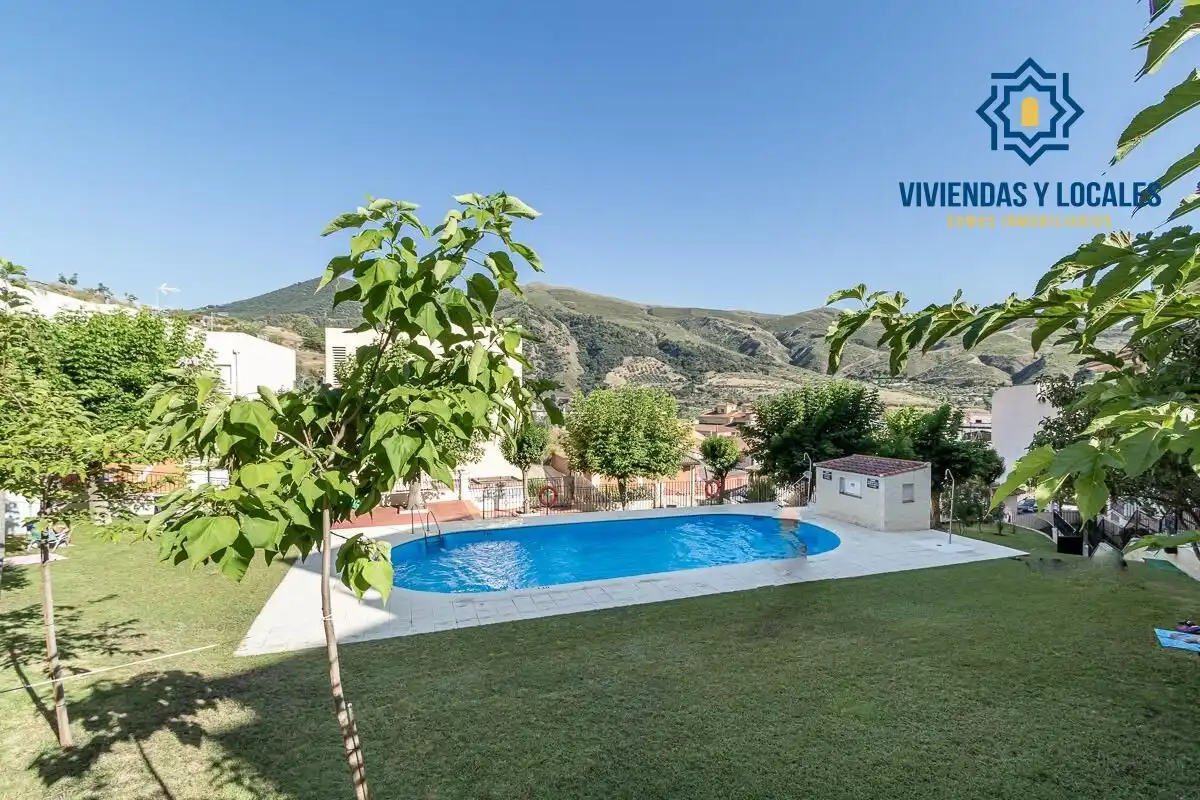 Pis amb piscina en venda a Cenes de la Vega