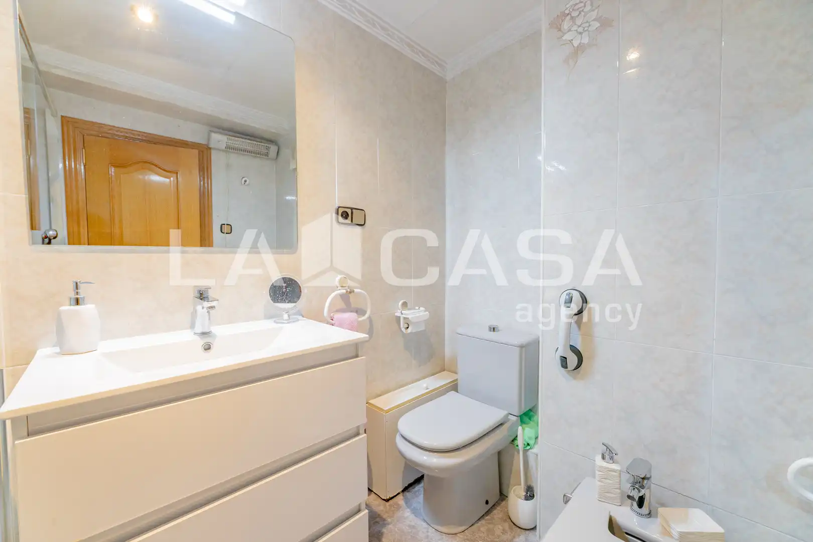 Flat for sale in Valencia  with Balcony