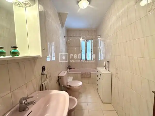 Baño de Piso en venta en Madrid con Jardín privado, Parquet y Piscina