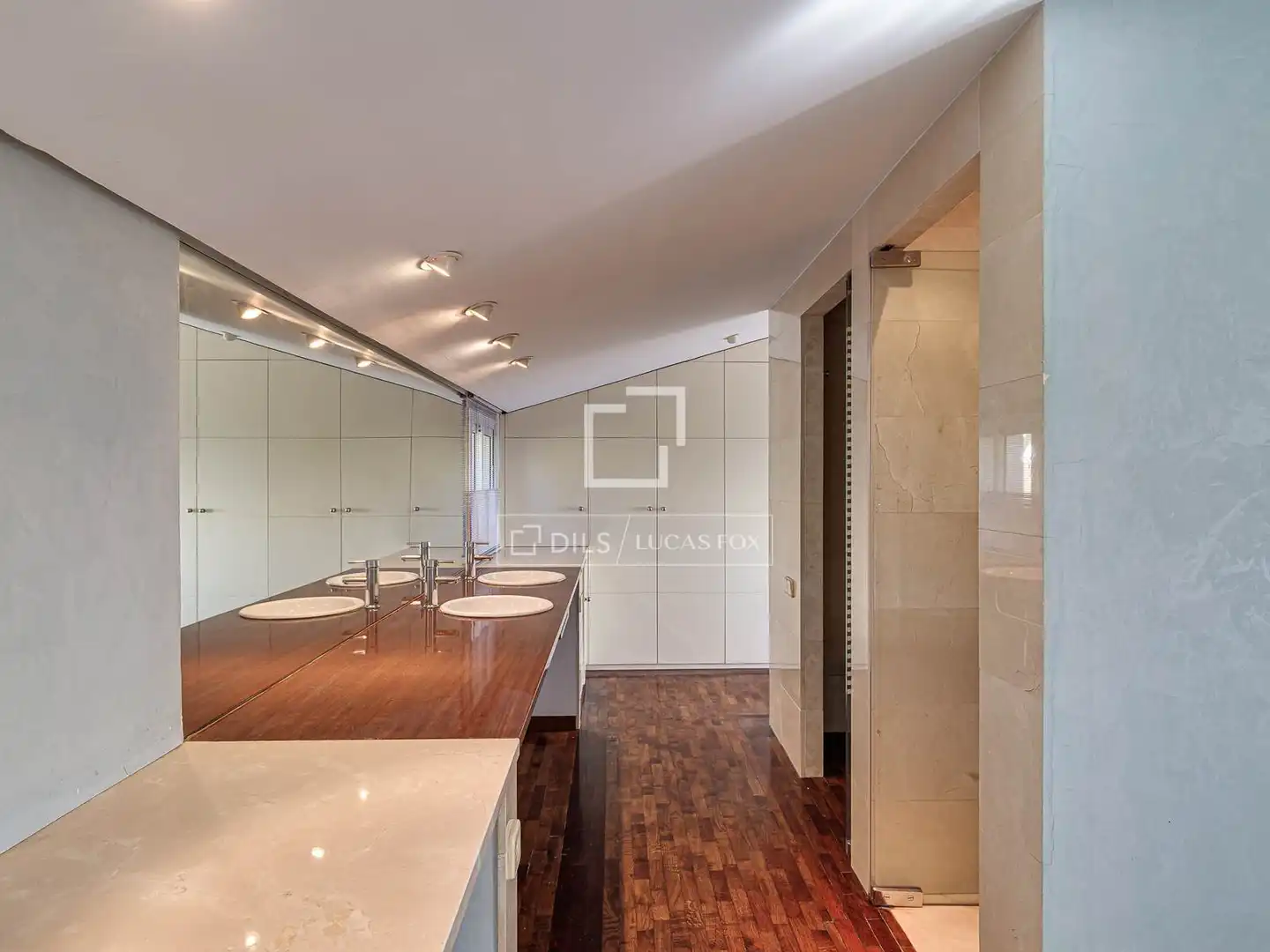 Baño de Casa o chalet de alquiler en Sant Just Desvern con Aire acondicionado, Calefacción y Jardín privado