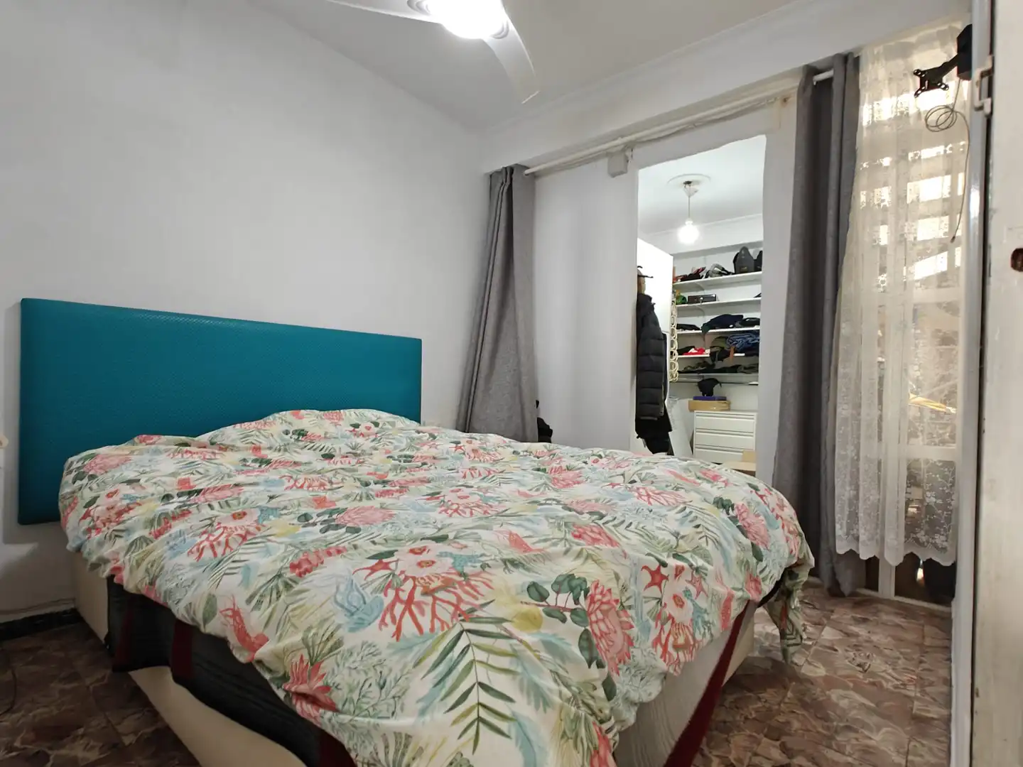 Schlafzimmer von Dachboden zum Verkauf in Ontinyent mit Terrasse, Abstellraum und Balkon