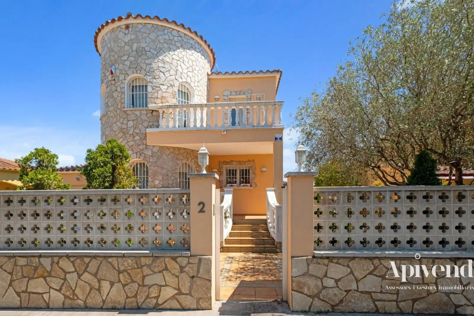 Detached house with pool for sale in MAS NOU
