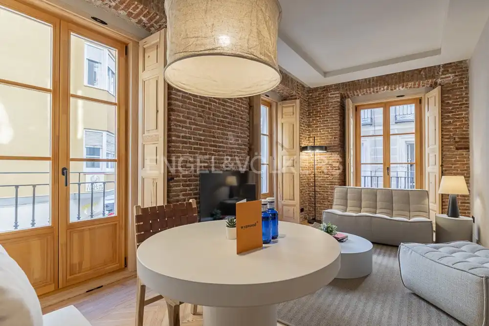 Living room of Flat for rent in Madrid  with Air Conditioner, Heating and Furnished