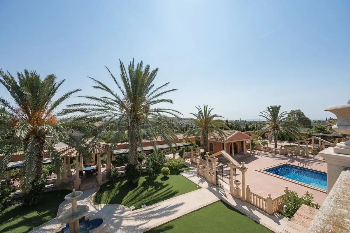 Garden of Houses for sale in Elche / Elx  with Air Conditioner, Heating and Private garden