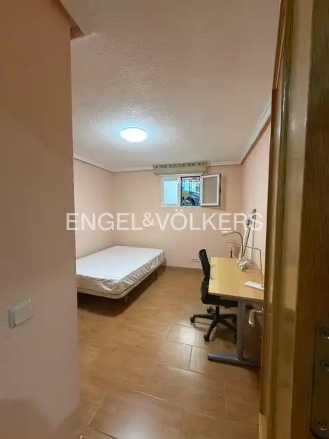 Flat for rent in Madrid  with Heating, Parquet flooring and Furnished