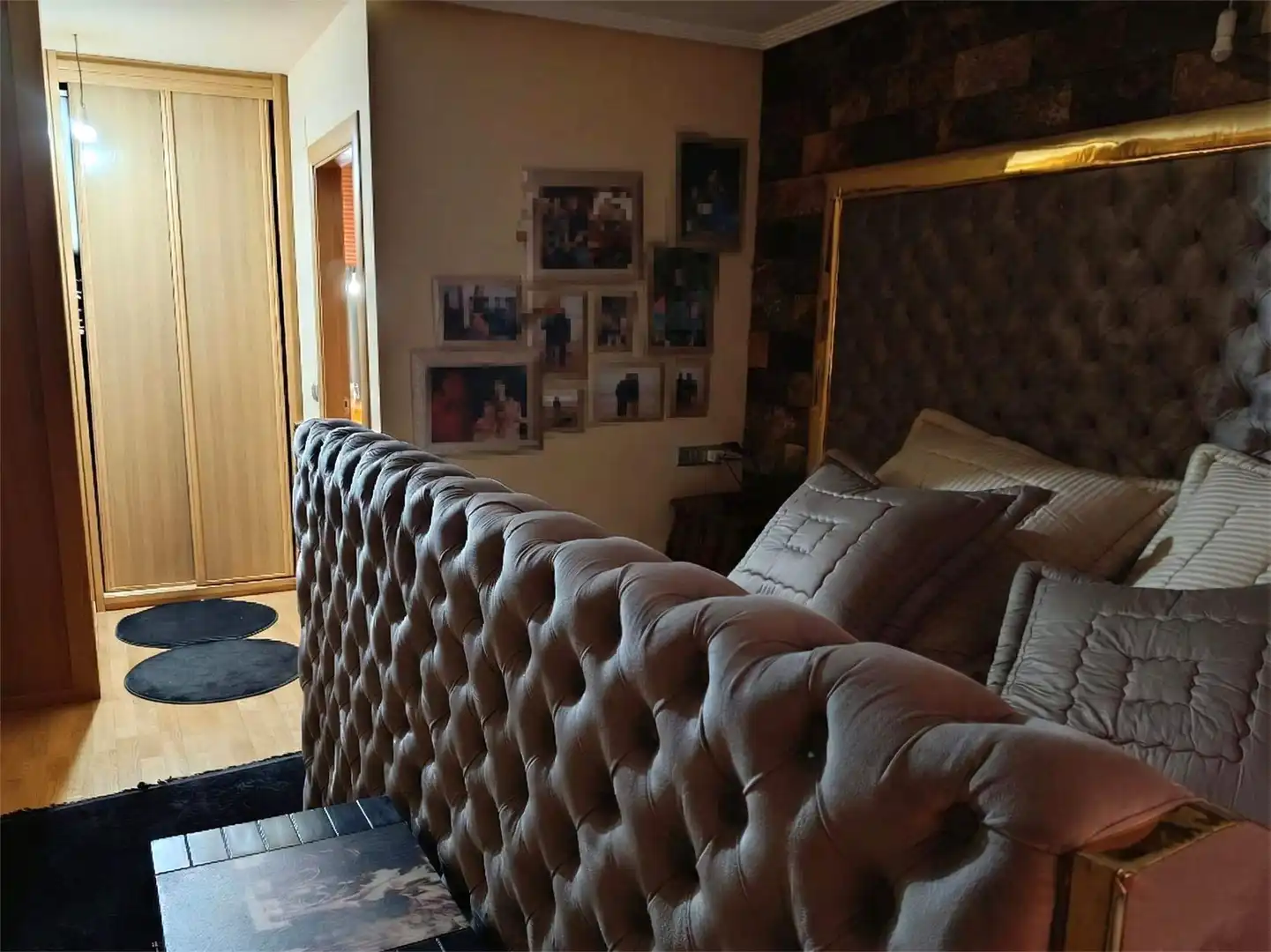 Habitación de Casa adosada en venta en Valverde de la Virgen con Jardín privado, Terraza y Balcón