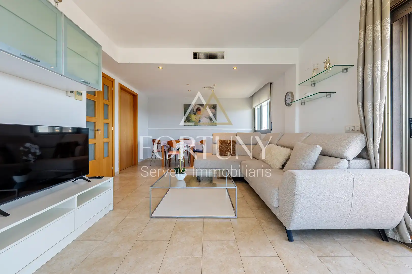 Wohnzimmer von Dachboden zum Verkauf in Cambrils mit Klimaanlage, Abstellraum und Schwimmbad