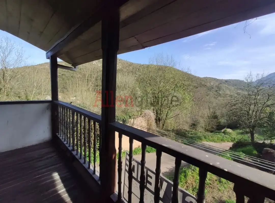 Terrassa de Casa o xalet en venda en Oviedo 