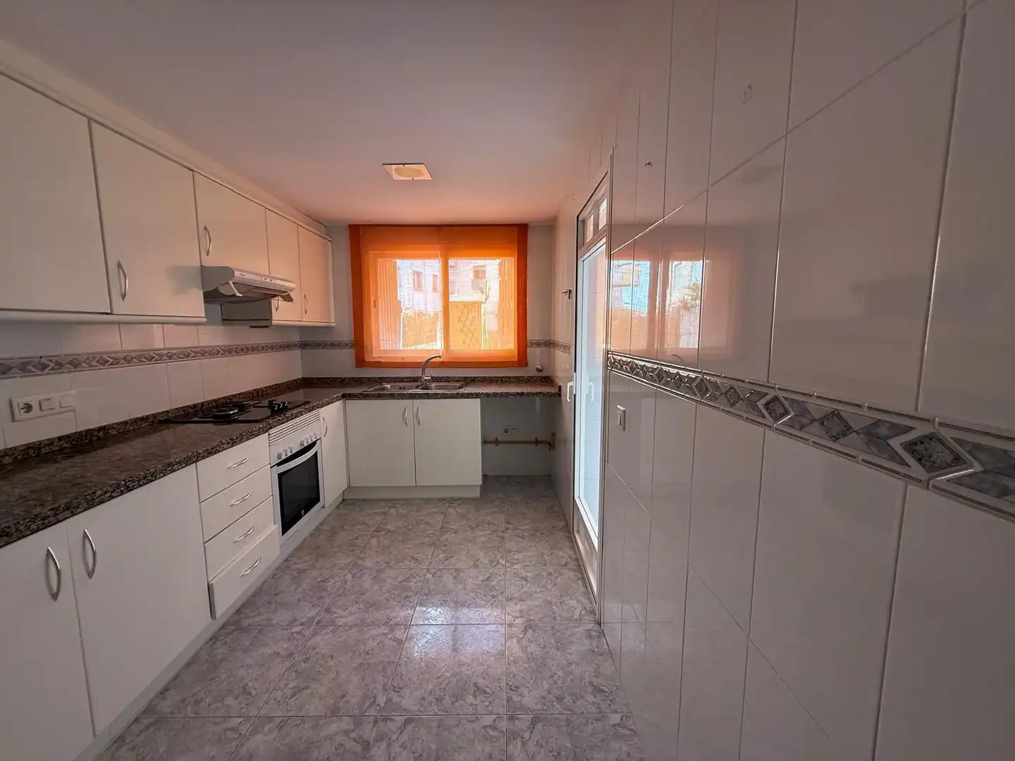 Cocina de Piso de alquiler en Valencia con Aire acondicionado, Terraza y Balcón