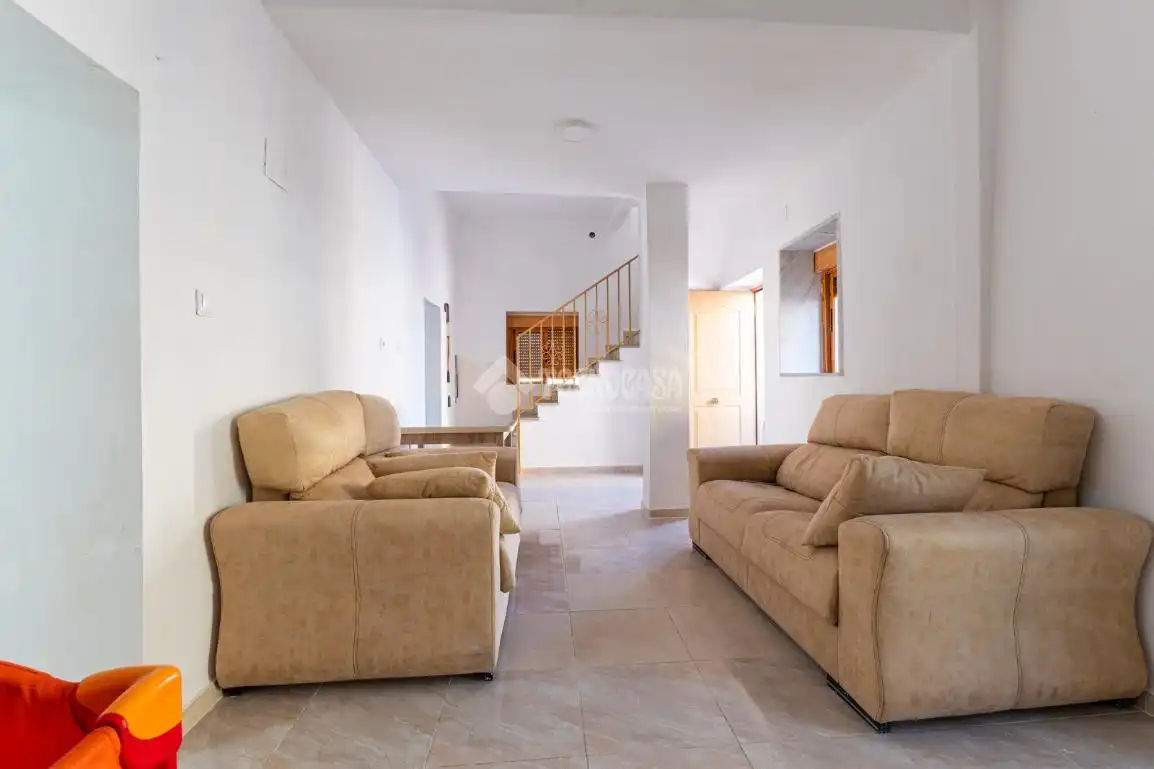 Maison jumelée à vendre à C. Estudiante