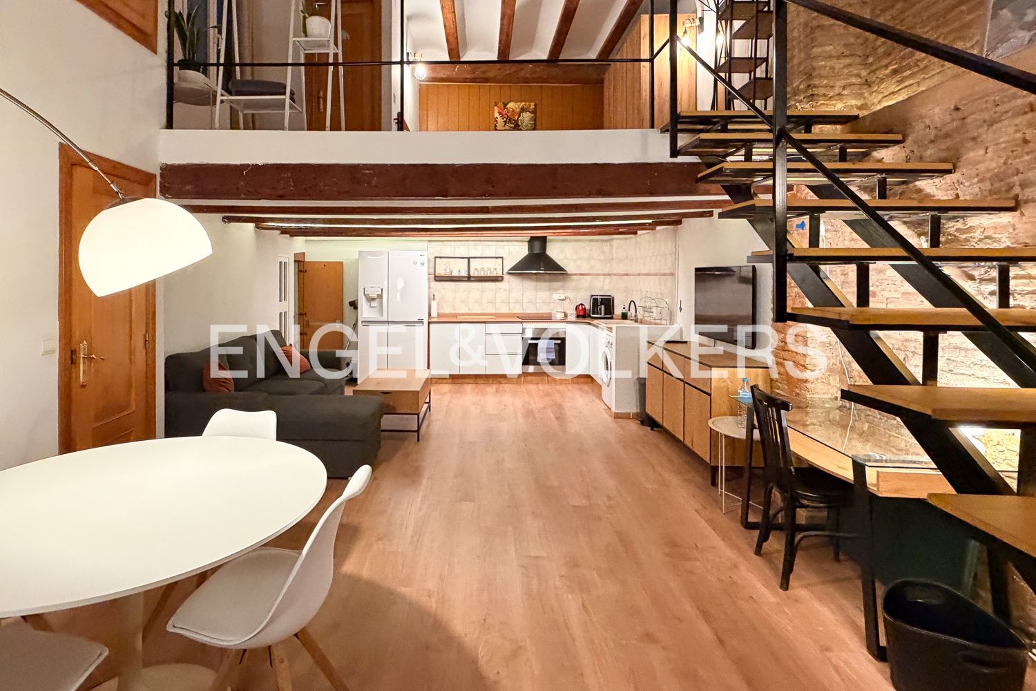 Apartamento de alquiler en  Valencia Capital con Aire acondicionado, Calefacción y Amueblado