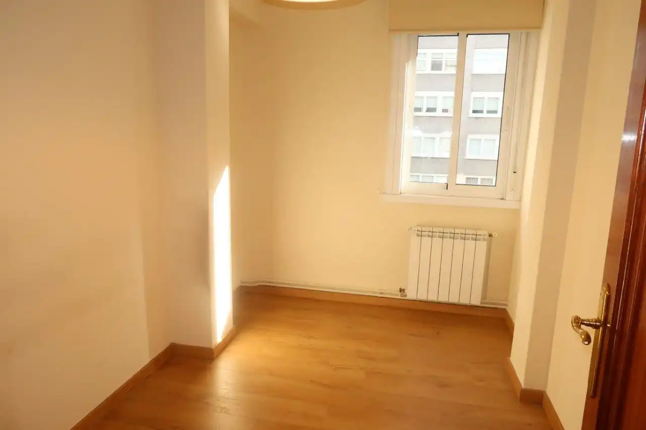 Bedroom of Flat for sale in A Coruña Capital   with Heating, Storage room and Furnished