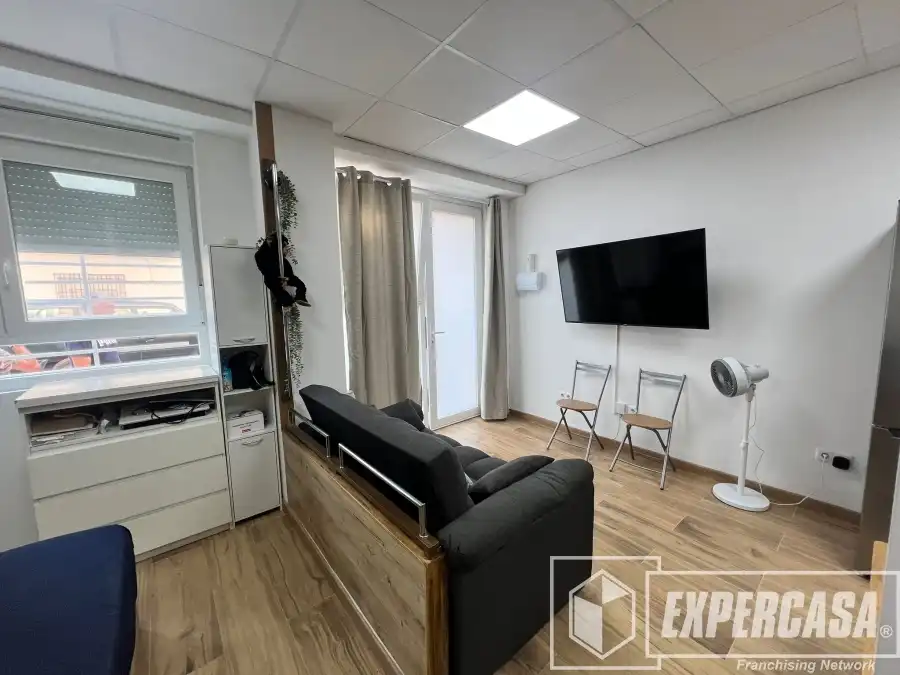 Sala d'estar de Estudi en venda en Alaquàs amb Moblat