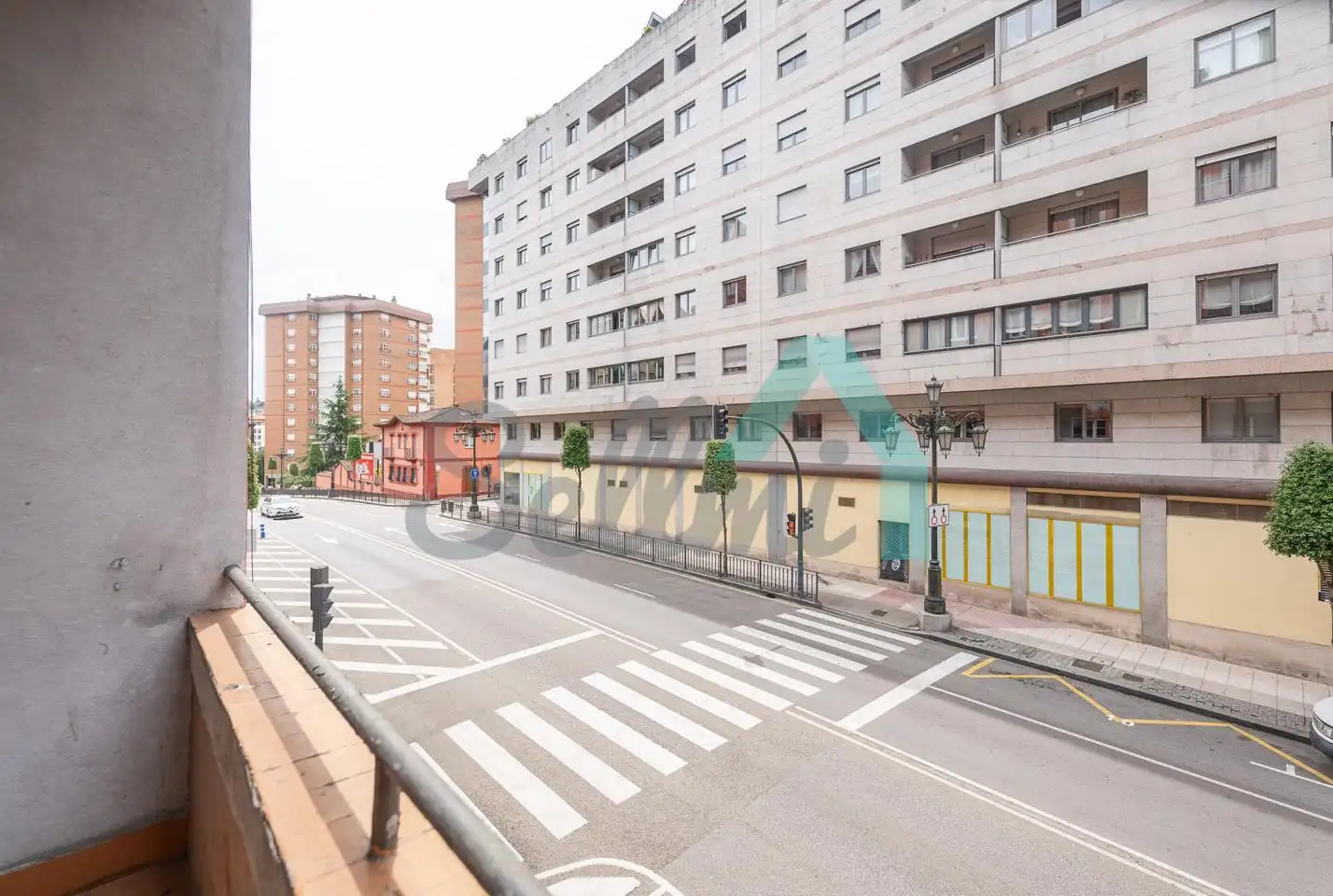Vista exterior de Piso de alquiler en Oviedo  con Calefacción, Terraza y Amueblado