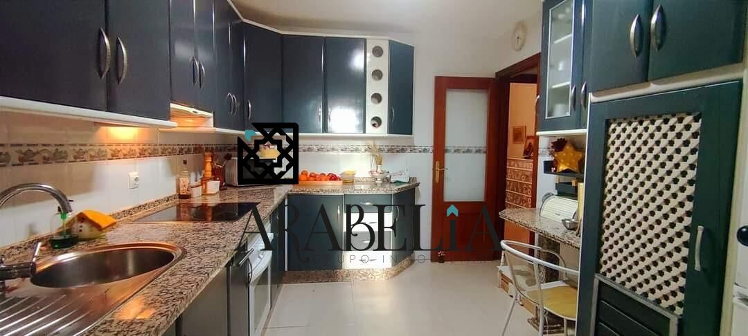 Cuina de Casa adosada en venda en Villafranca de Córdoba amb Aire condicionat, Calefacció i Jardí privat
