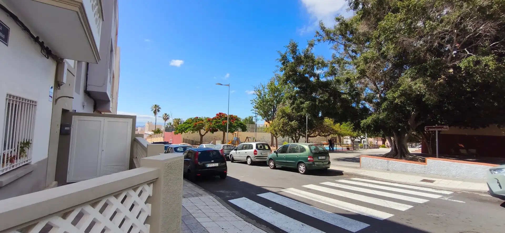 Vista exterior de Pis de lloguer en Santa Cruz de Tenerife amb Forn i Rentadora
