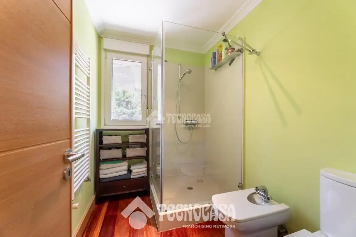Baño de Casa o chalet en venta en Hoyo de Manzanares con Calefacción y Piscina