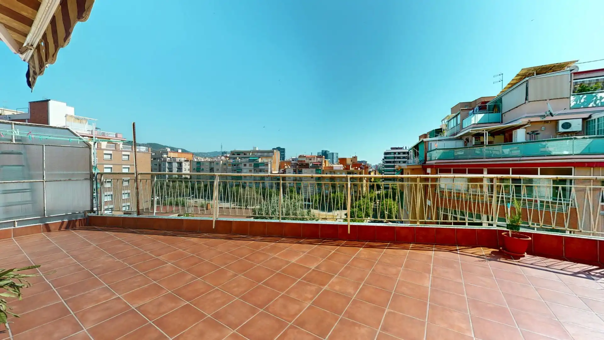 Terrassa de Àtic en venda en L'Hospitalet de Llobregat amb Aire condicionat, Terrassa i Traster