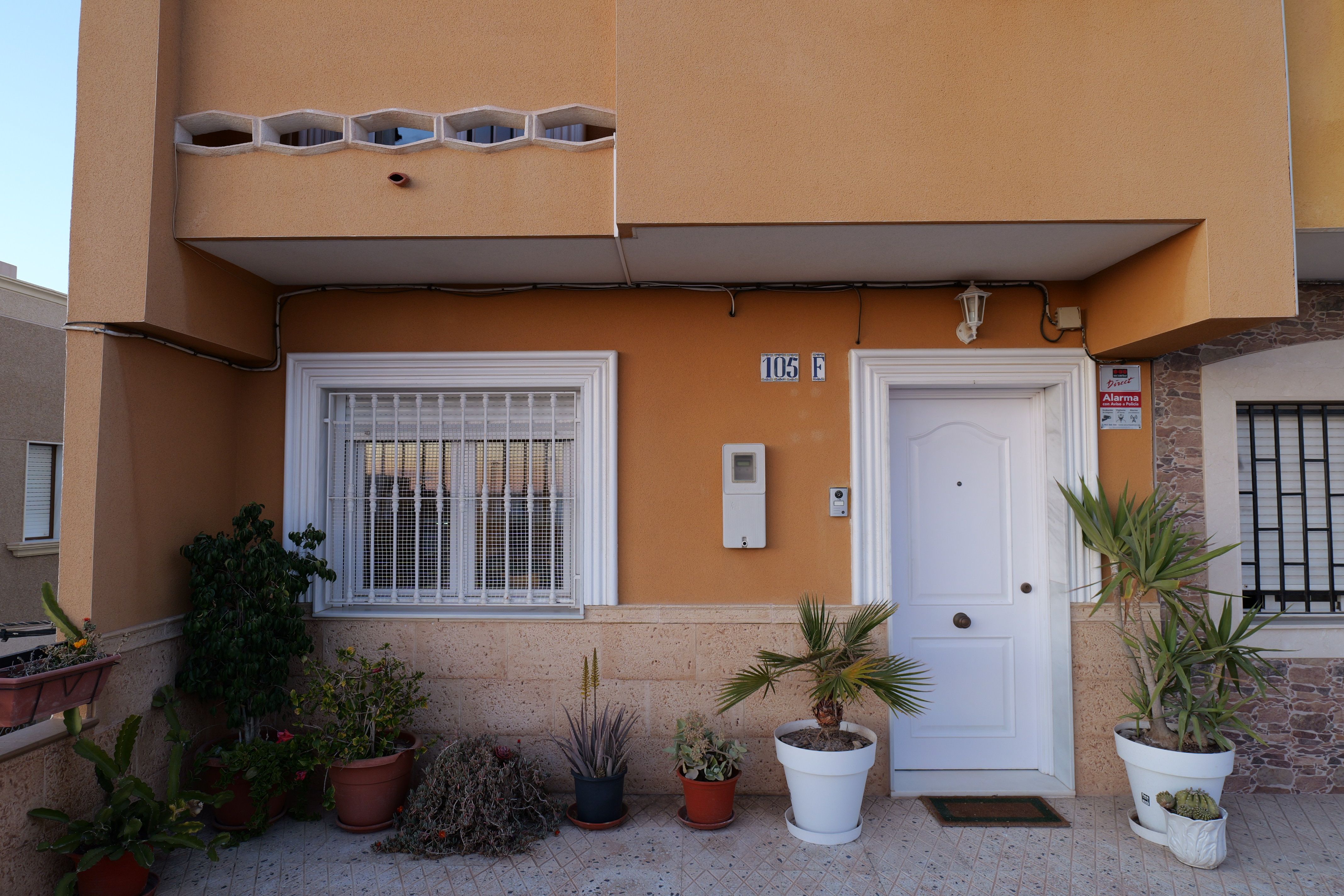 Exterior view of Single-family semi-detached for sale in Adra  with Air Conditioner, Terrace and Furnished