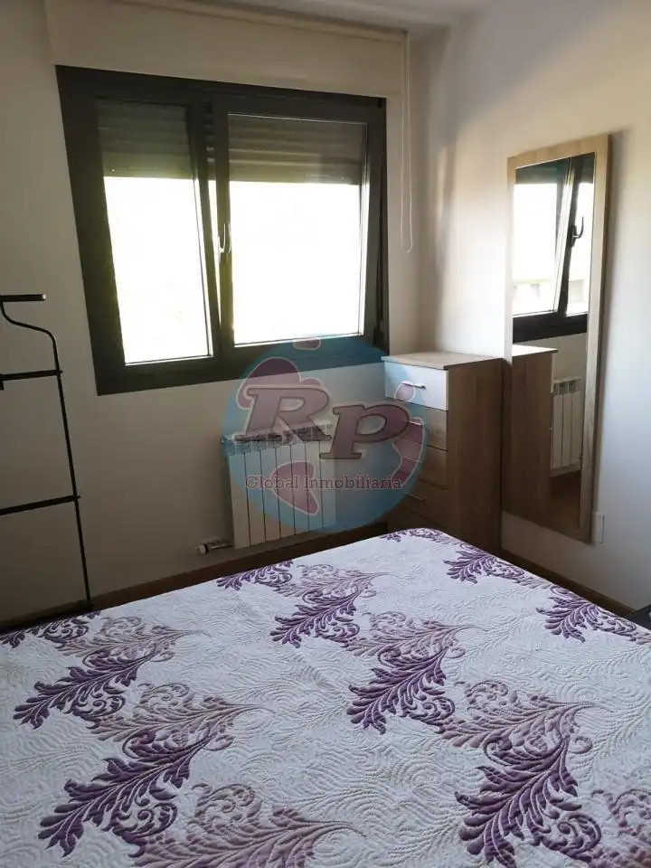 Habitación de Apartamento de alquiler en Valverde de la Virgen con Calefacción, Parquet y Terraza