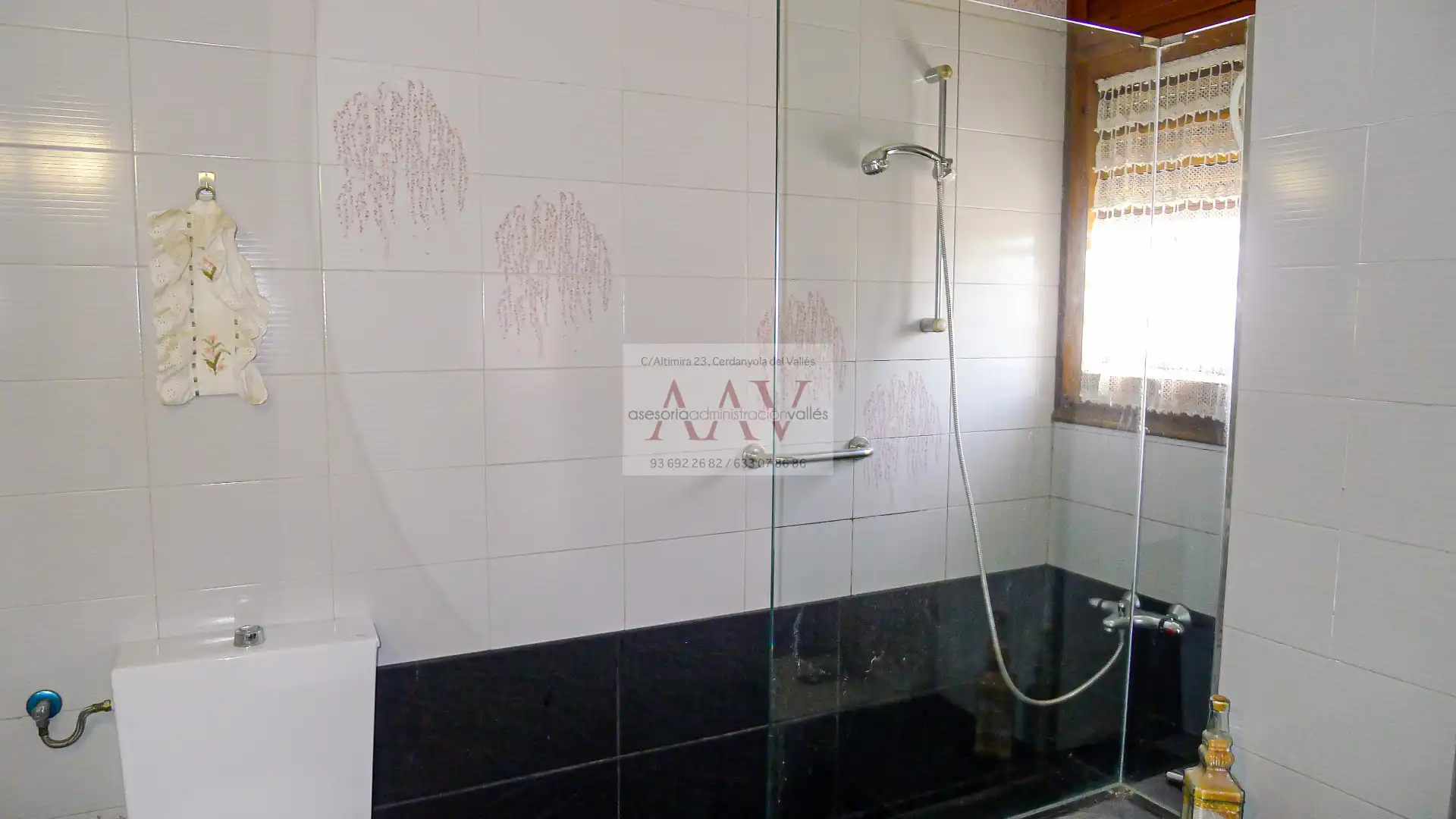 Baño de Casa o chalet en venta en Cerdanyola del Vallès con Calefacción, Jardín privado y Terraza