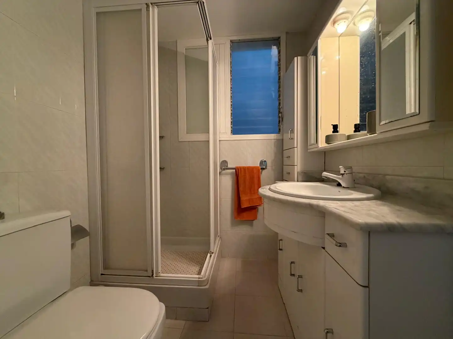 Baño de Piso en venta en Palamós con Aire acondicionado, Terraza y Amueblado