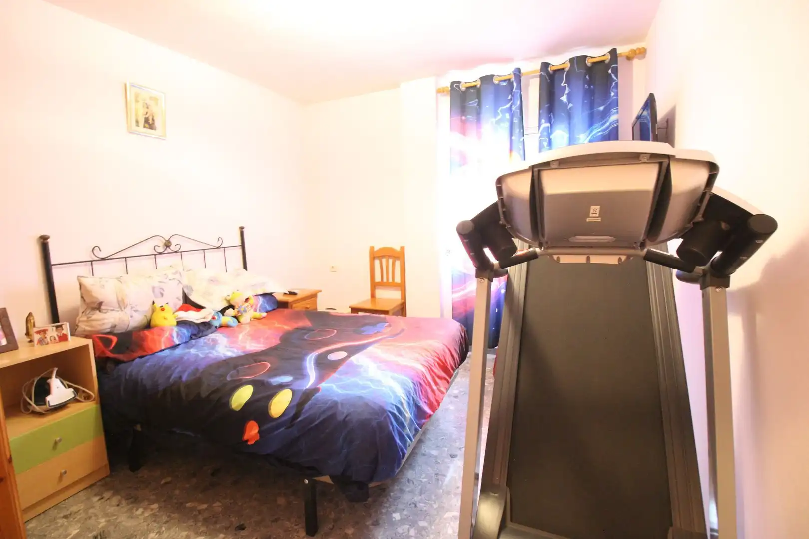 Schlafzimmer von Maisonette zum Verkauf in Alozaina mit Klimaanlage und Möbliert