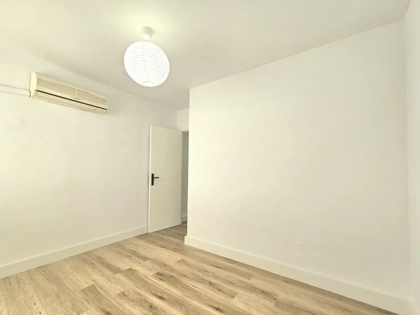 Habitación de Apartamento en venta en Torrevieja con Aire acondicionado