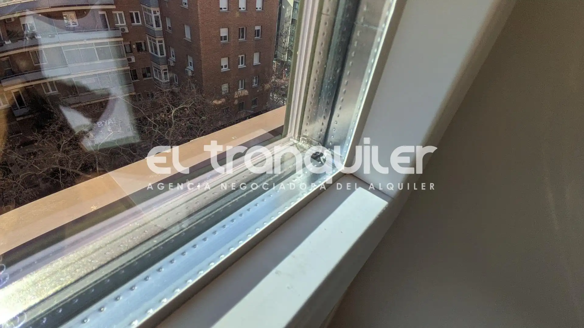 Außenansicht von Wohnung zum Verkauf in Madrid mit Klimaanlage, Parkett und Terrasse